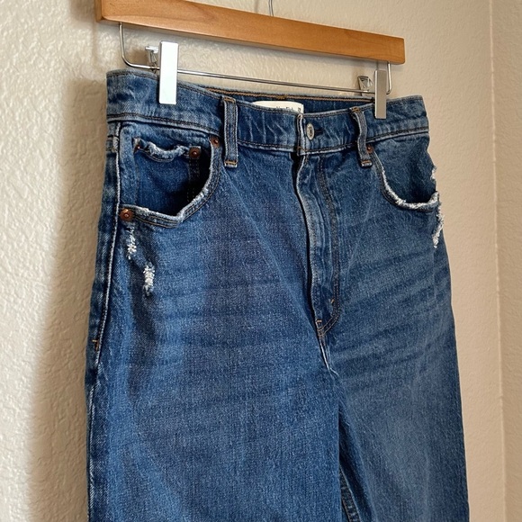 Abercrombie & Fitch The 90’s Slim Straight Ultra High Rise Distressed Jeans, 29L - Picture 3 of 9